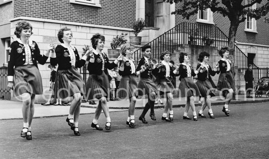 Irish dancers. Dublin 1963. - Photo by Edward Quinn