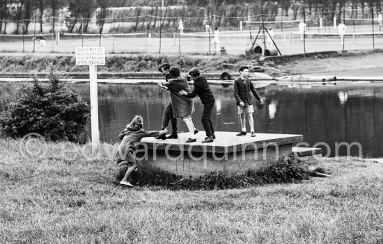 Dublin 1963. - Photo by Edward Quinn