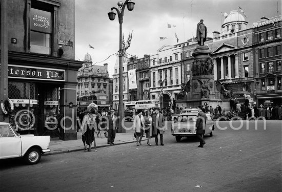 O\'Connell Monument, Bachelor\'s Walk / O\'Connell Street. Dublin 1963. - Photo by Edward Quinn
