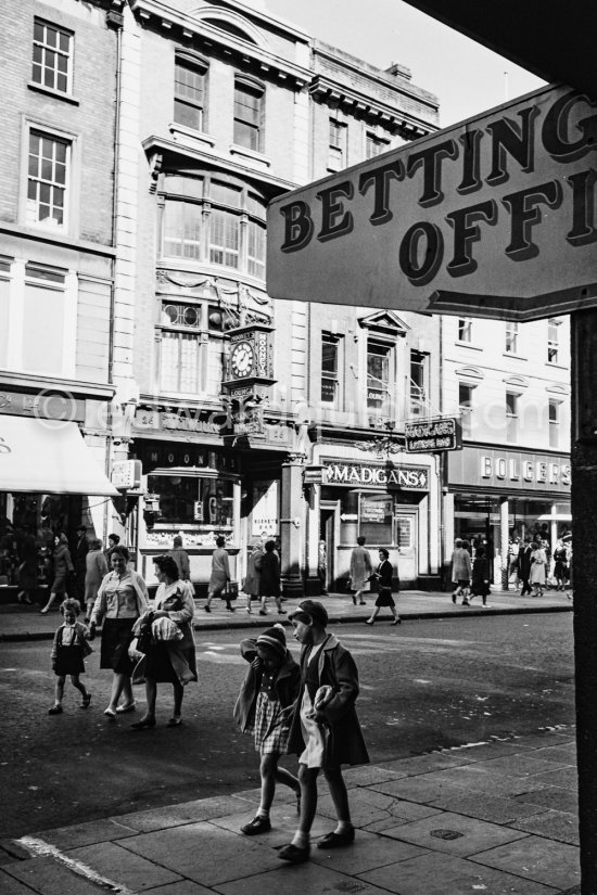 Mooney's Bar and Madigans Bar, N Earl St. Dublin 1963. - Photo by Edward Quinn