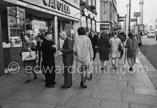 Cafolla. O'Connell St. Dublin 1963. - Photo by Edward Quinn