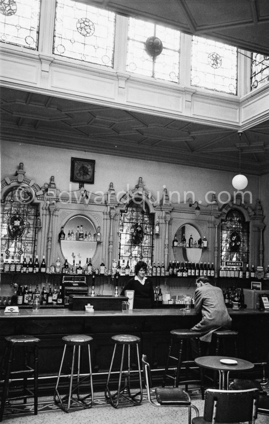 The Bar of the Grosvenor Hotel near Westland Row Railway Station. Dublin 1963. - Photo by Edward Quinn