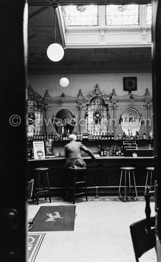 The Bar of the Grosvenor Hotel near Westland Row Railway Station. Dublin 1963. - Photo by Edward Quinn