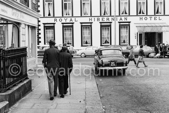 Royal Hibernian Hotel, Dawson Street. Dublin 1963. Car? - Photo by Edward Quinn