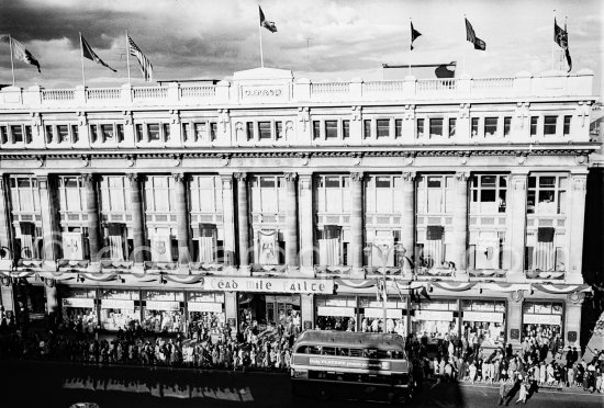 Clerys, one of the world’s first purpose-built department stores since 1853. Lower O'Connell Street. Dublin 1963. - Photo by Edward Quinn