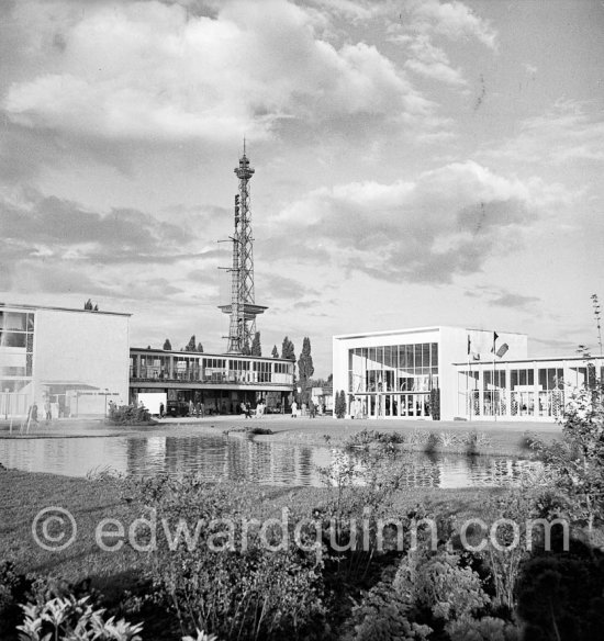 Funkturm und Messe Berlin 1952. - Photo by Edward Quinn