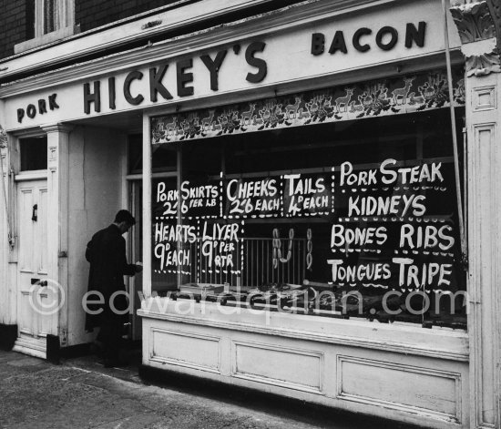 Hickey\'s butcher. Dublin 1963. - Photo by Edward Quinn