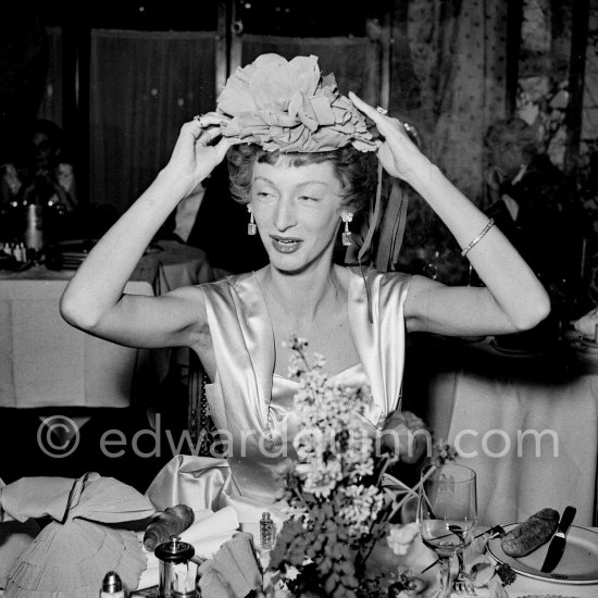 Gianni Agnelli\'s wife Marella, Princess Caracciolo. New Year’s Eve dinner. Monte Carlo 1953. - Photo by Edward Quinn