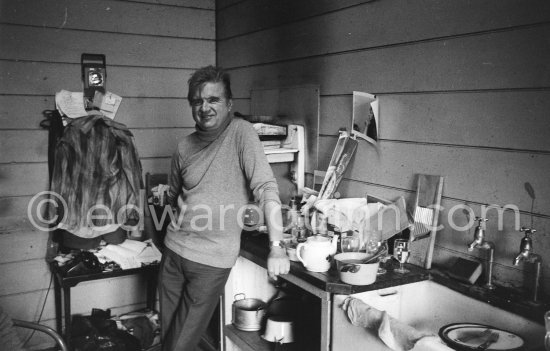 Francis Bacon at his Reece Mews kitchen. London 1978. - Photo by Edward Quinn