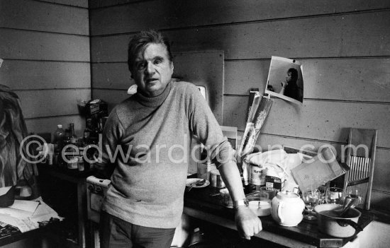 Francis Bacon at his Reece Mews kitchen. London 1978. - Photo by Edward Quinn