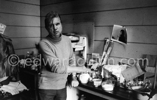 Francis Bacon at his Reece Mews kitchen. London 1978. - Photo by Edward Quinn