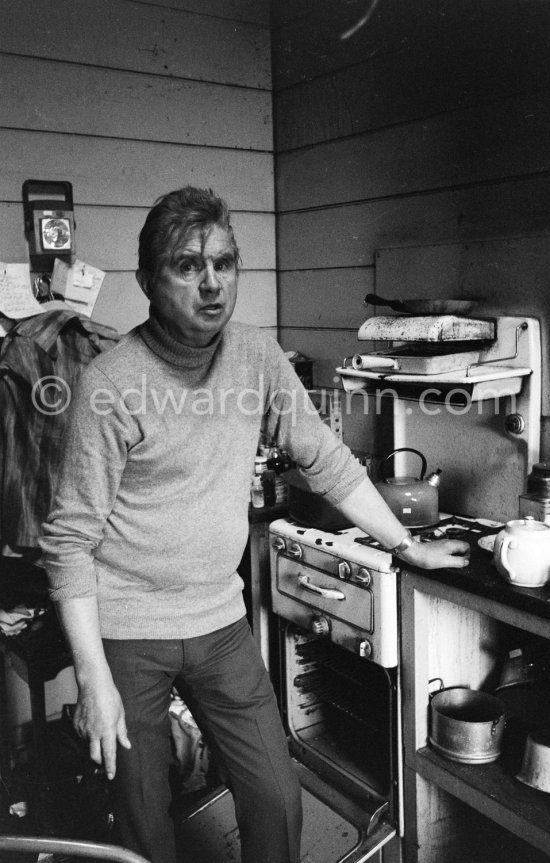 Francis Bacon at his Reece Mews kitchen. London 1978. - Photo by Edward Quinn