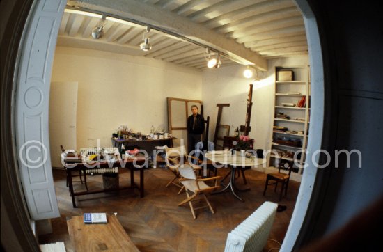 Francis Bacon at his studio in Paris, rue de Birague, 1979. - Photo by Edward Quinn