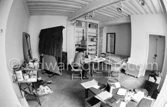 Francis Bacon at his studio in Paris, rue de Birague, 1979. - Photo by Edward Quinn