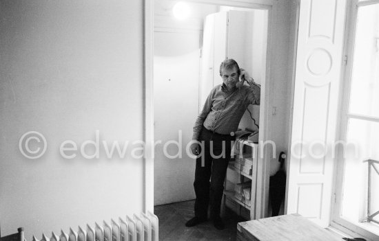 Francis Bacon at his studio in Paris, rue de Birague, 1979. - Photo by Edward Quinn