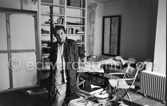 Francis Bacon 1979 on a late morning at his Paris studio, rue de Birague. - Photo by Edward Quinn