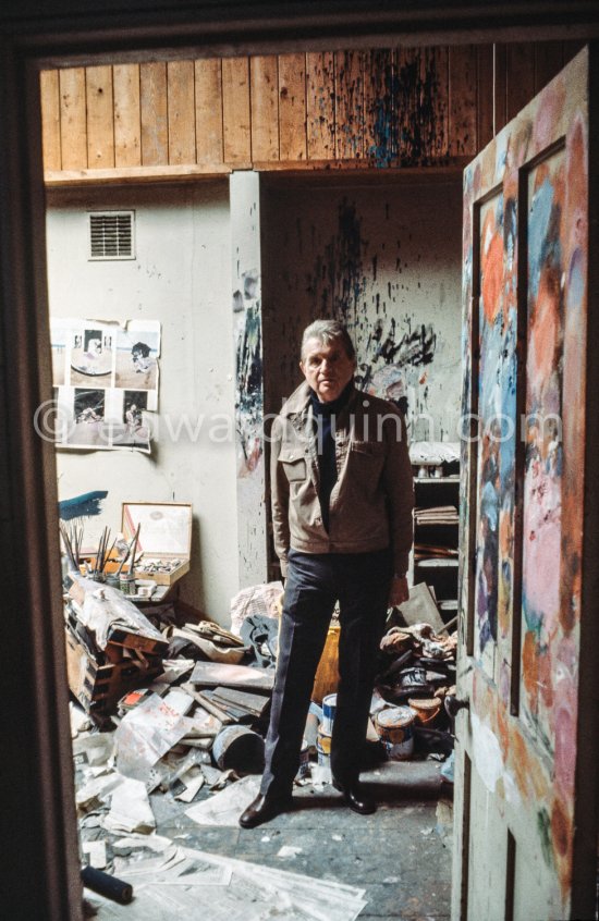 Francis Bacon at his Reece Mews studio. London 1980. - Photo by Edward Quinn