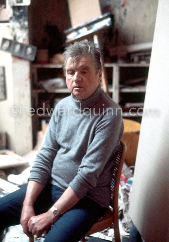 Francis Bacon at his Reece Mews studio. London 1980. - Photo by Edward Quinn