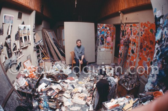 Francis Bacon at his Reece Mews studio. London 1980. - Photo by Edward Quinn