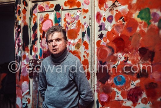 Francis Bacon at his Reece Mews studio. London 1980. - Photo by Edward Quinn