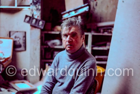 Francis Bacon at his Reece Mews studio. London 1980. - Photo by Edward Quinn