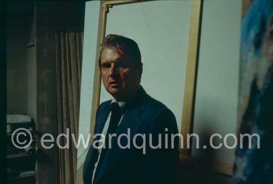 Francis Bacon at his Reece Mews studio. London 1980. - Photo by Edward Quinn