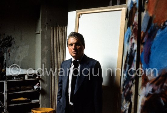 Francis Bacon at his Reece Mews studio. London 1980. - Photo by Edward Quinn