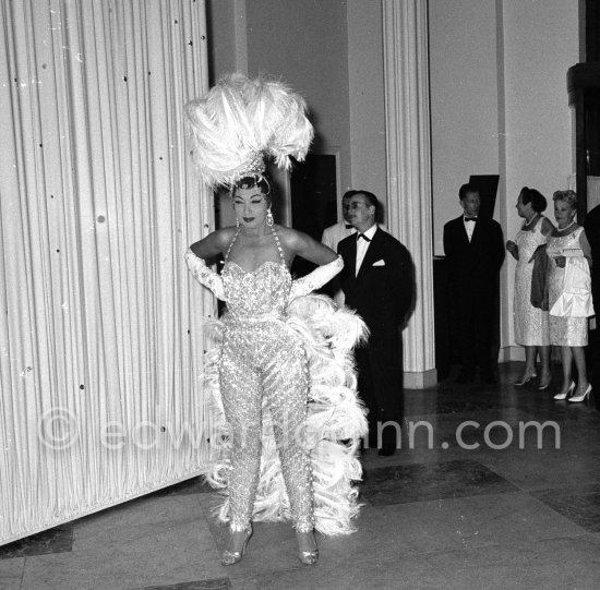 Josephine Baker behind the scenes at a summer gala at Sporting d\'Eté, Monte Carlo 1961. - Photo by Edward Quinn