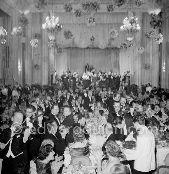 Bal de la rose ("Bal du Printemps"). Bandleader Louis Frosio (left). Monte Carlo 1955. - Photo by Edward Quinn