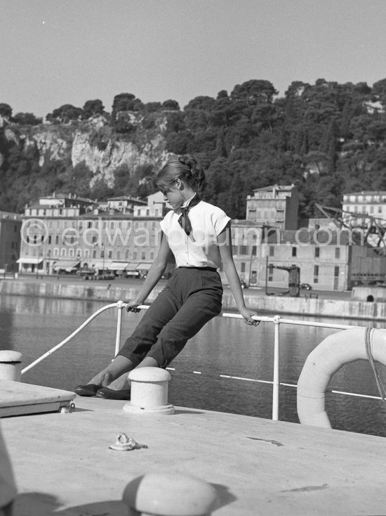 Brigitte Bardot during filming of "Manina, la fille sans voiles". Nice 1952. - Photo by Edward Quinn