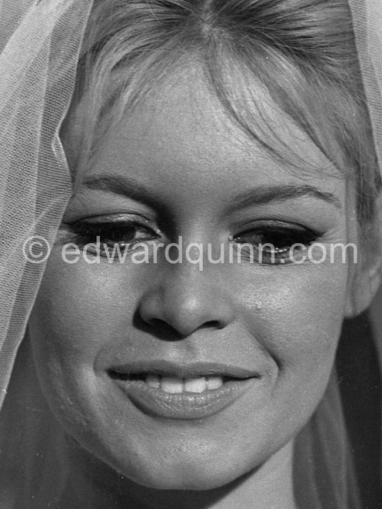 Brigitte Bardot during filming of “Voulez-vous danser avec moi?”. Nice 1959. - Photo by Edward Quinn