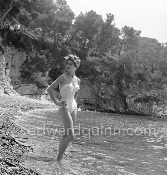 Brigitte Bardot during filming of "La lumière d\'en face" ("The Light Across the Street"). Near Nice 1955. - Photo by Edward Quinn