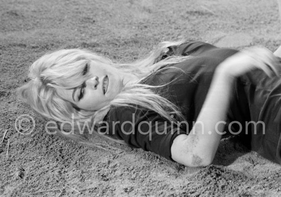 Brigitte Bardot during filming of "Les bijoutiers du clair de lune" ("The Night Heaven Fell"). Studios de la Victorine, Nice 1958. - Photo by Edward Quinn