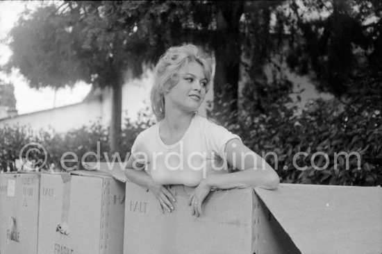 Brigitte Bardot during filming of "Une parisienne". Studios de la Victorine, Nice 1957. - Photo by Edward Quinn