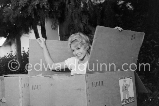 Brigitte Bardot during filming of "Une parisienne". Studios de la Victorine, Nice 1957. - Photo by Edward Quinn