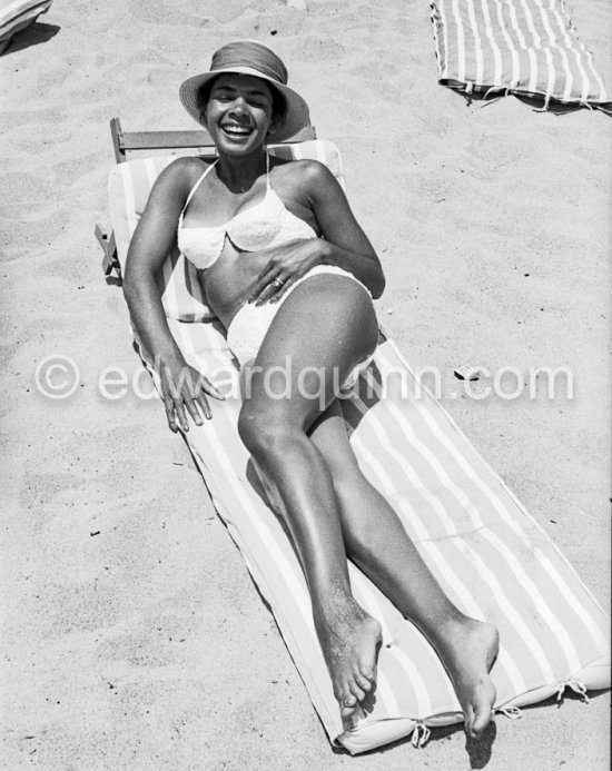 Shirley Bassey. Cannes 1961 - Photo by Edward Quinn