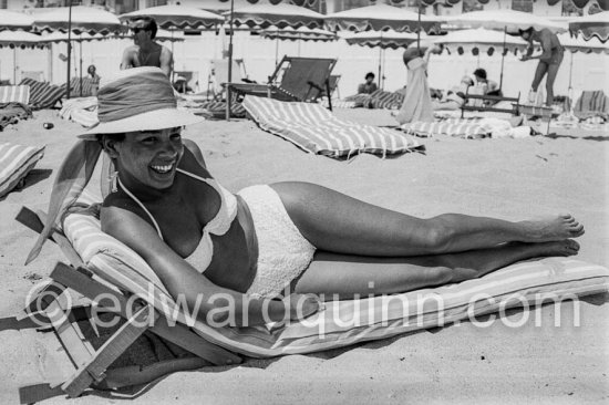 Shirley Bassey. Cannes 1961 - Photo by Edward Quinn