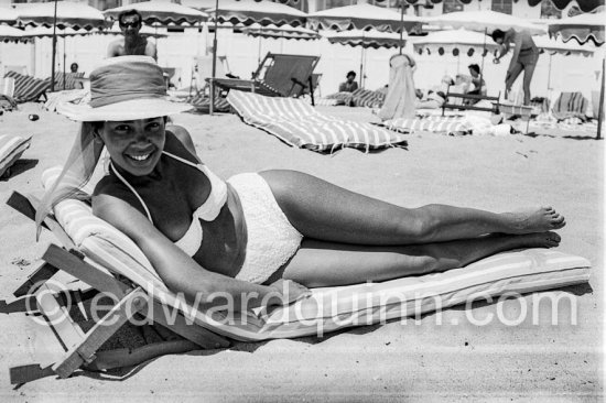 Shirley Bassey. Cannes 1961 - Photo by Edward Quinn