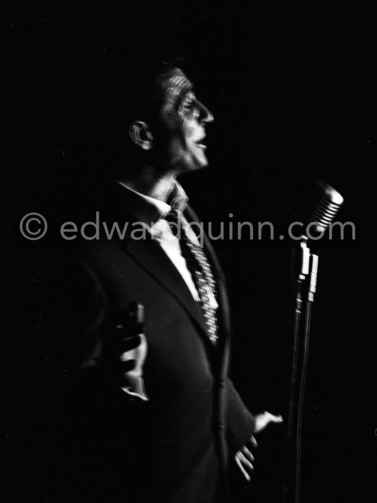 Gilbert Bécaud in concert. Nice 1958. - Photo by Edward Quinn