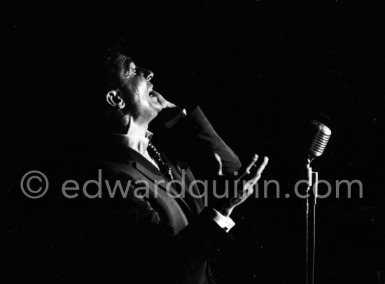 Gilbert Bécaud in concert. Nice 1958. - Photo by Edward Quinn