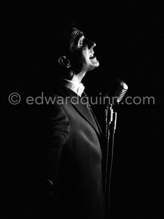 Gilbert Bécaud in concert. Nice 1958. - Photo by Edward Quinn