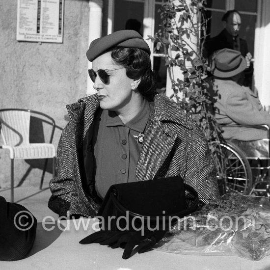 The Begum AgaKhan. Nice Airport 1954 - Photo by Edward Quinn