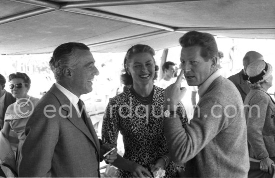 Ingrid Bergman, Vittorio de Sica, Danny Kaye. Cannes 1956. - Photo by Edward Quinn