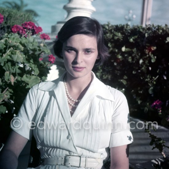 Lucia Bosè. Cannes 1954. - Photo by Edward Quinn