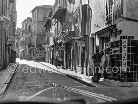 In 1954 Marlon Brando came to Bandol, a small town near Toulon, to visit his fiancée Josanne Mariani-Bérenger, daughter of a fisherman. "I waited around discreetly and had just got my Leica ready when suddenly a Vespa scooter came speeding around the corner in a cloud of dust. It was Brando with a girl clinging closely to him. They stopped and quickly went inside a house." Bandol 1954. - Photo by Edward Quinn