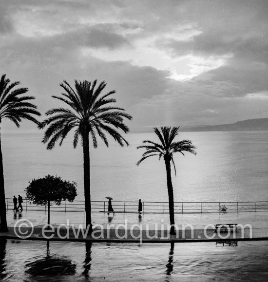 Winter weather at the Côte d'Azur. Nice 1951. - Photo by Edward Quinn
