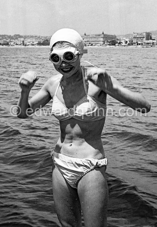 Diver. Cannes 1951. - Photo by Edward Quinn