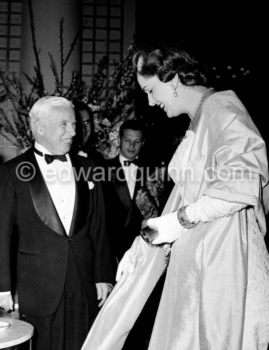 Charlie Chaplin and the Begum Aga Khan at the Figaro Gala, Cannes 1953. - Photo by Edward Quinn