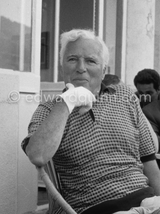 Charlie Chaplin. Villa Lo Scoglietto, Saint-Jean-Cap-Ferrat, 1956. - Photo by Edward Quinn