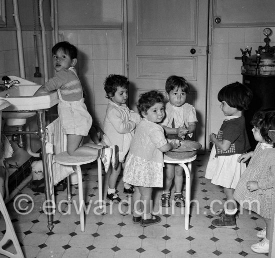 Children: at “Au Rayon du soleil”, home for abandoned children. Cannes 1955. - Photo by Edward Quinn